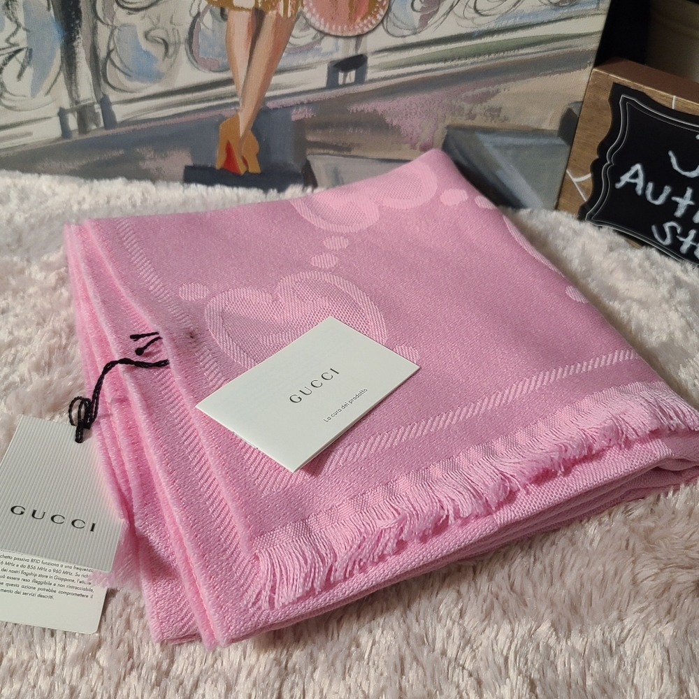 GUCCI Wool Jacquard Roseate women's scarf. Brand new with tag